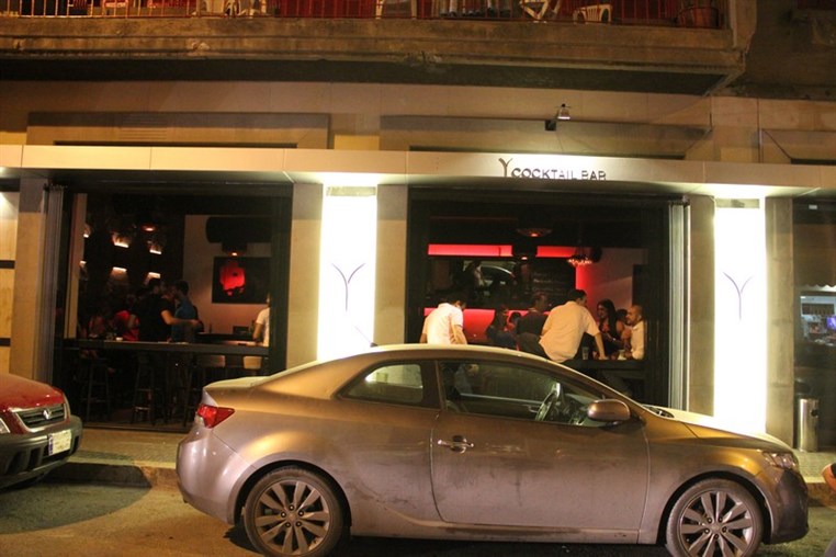 Y Cocktail Bar on Saturday Night